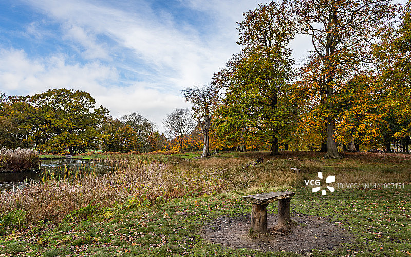 水边长椅图片素材