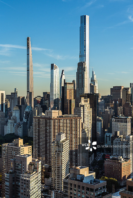 亿万富翁街和曼哈顿中城的俯视图图片素材