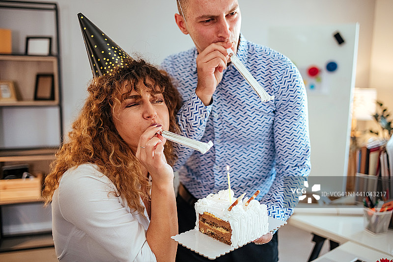 我们正在庆祝生日！图片素材