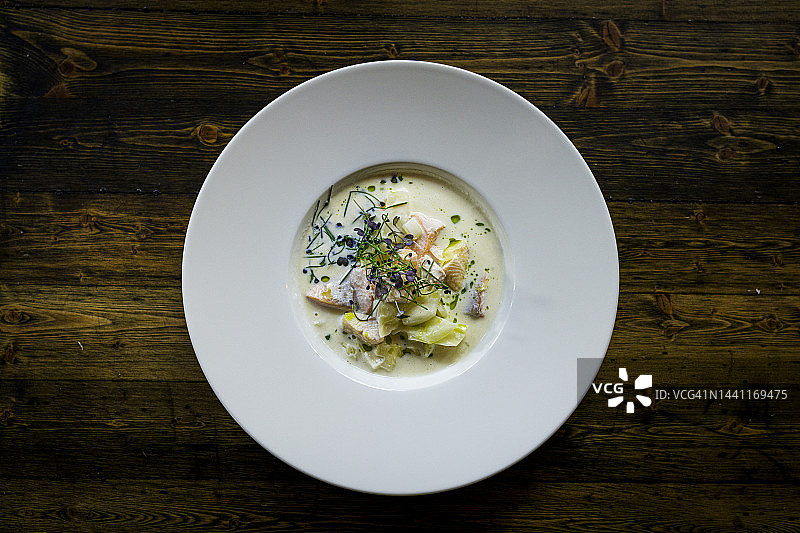 瑞典传统鱼汤俯视图图片素材