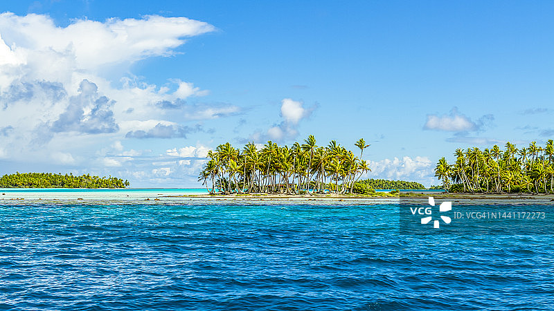 兰吉罗阿环礁图片素材