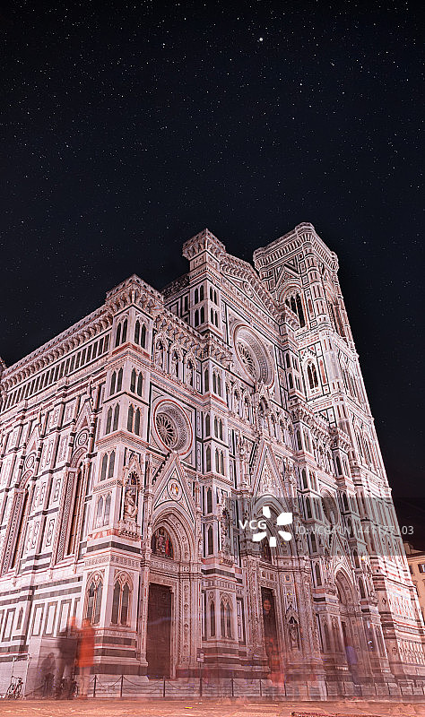 佛罗伦萨大教堂（圣母百花大教堂）夜景图片素材