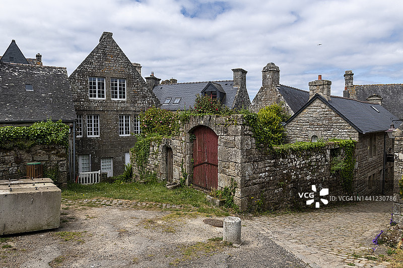 法国北部洛克罗南小镇图片素材