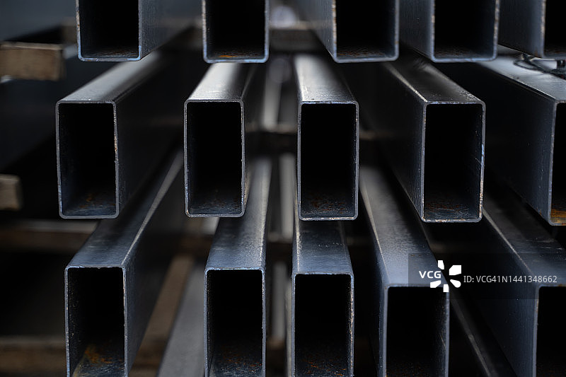 堆叠的钢管，抽象背景图片素材