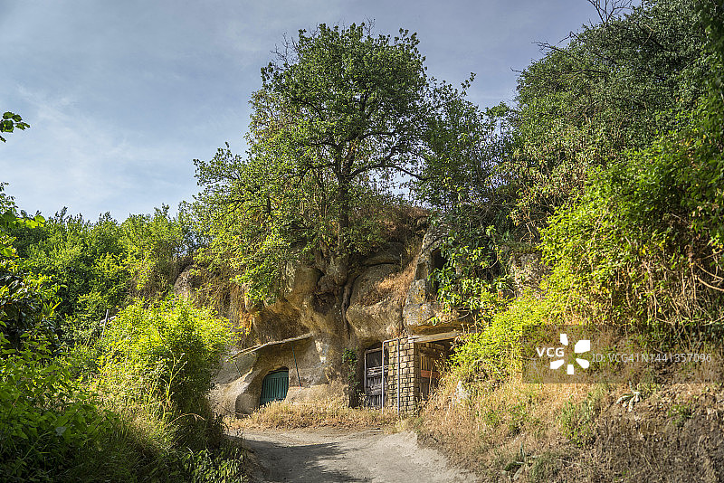 维托扎废弃的洞穴聚落图片素材