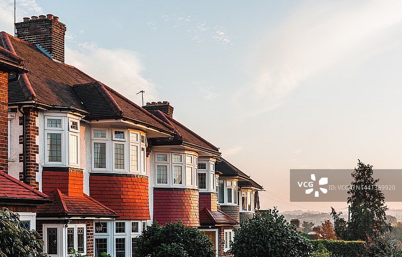 伦敦日落时分的房屋景观图片素材