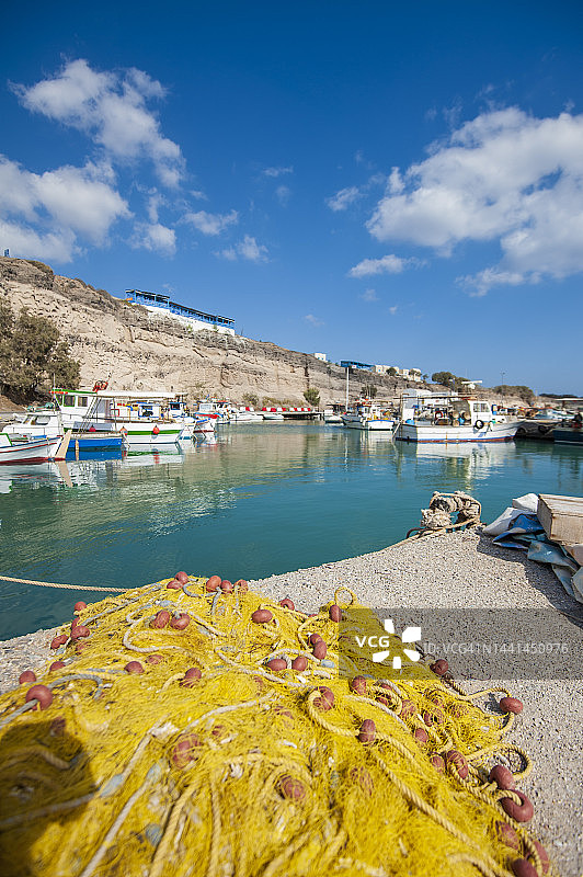 米科诺斯岛港口渔网图片素材