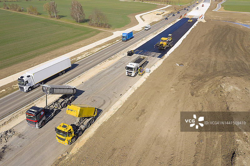 沥青铺设工程航拍图片素材