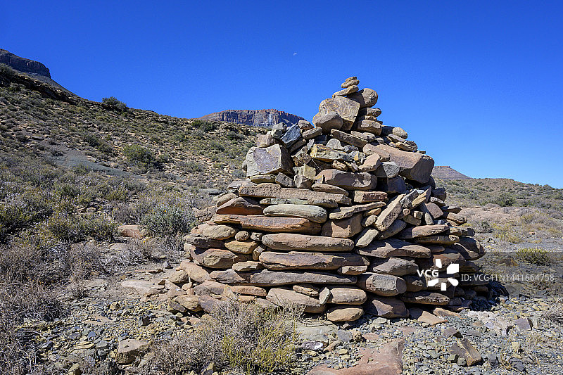 当地古老的传统鬣狗陷阱图片素材
