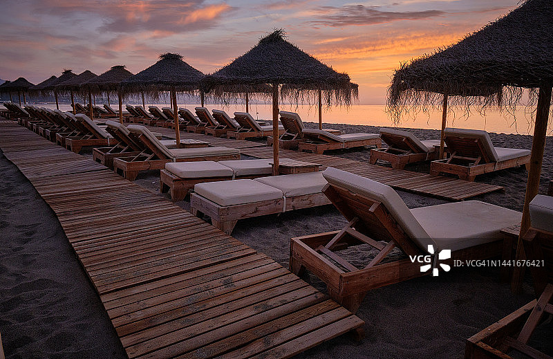 马贝拉海滩日出图片素材