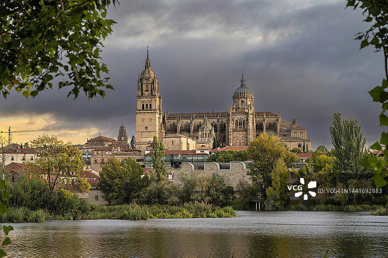 西班牙萨拉曼卡新主教座堂图片素材