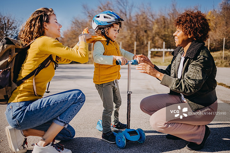 我们喜欢在一起共度时光图片素材