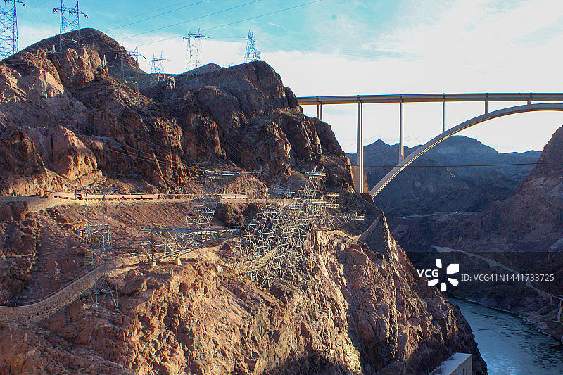 胡佛水坝绕道上的迈克·奥卡拉汉-帕特·蒂尔曼纪念桥图片素材