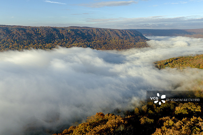 山间壮丽日出图片素材