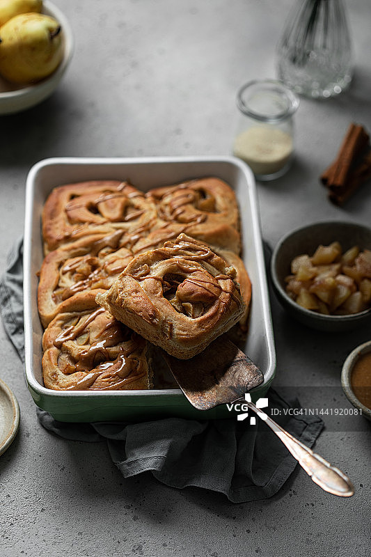 自制肉桂梨卷图片素材