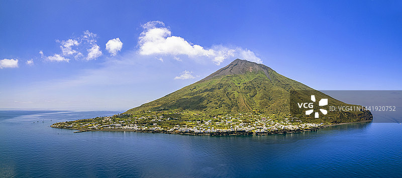 斯特龙博利岛图片素材