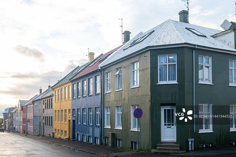 色彩鲜艳的房屋图片素材