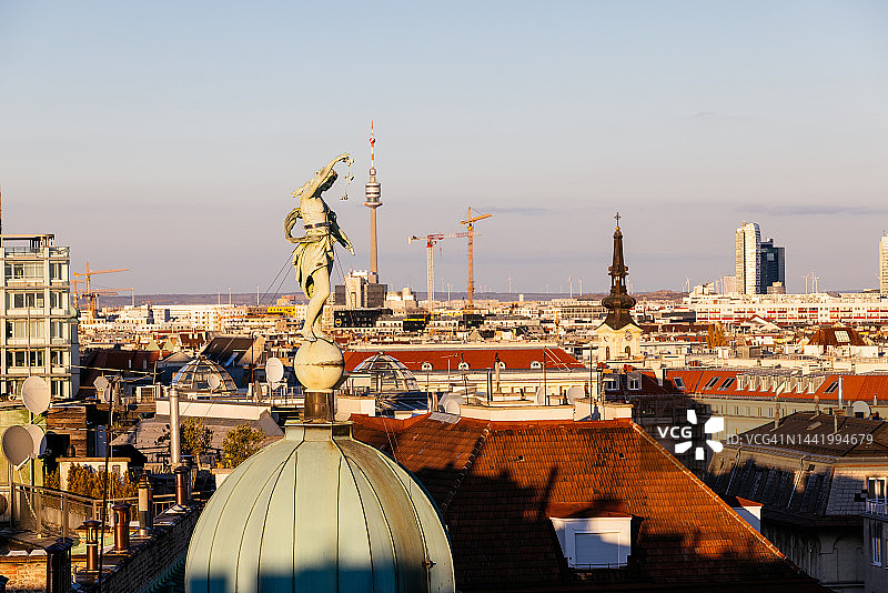 奥地利维也纳日落天际线（高角度）图片素材