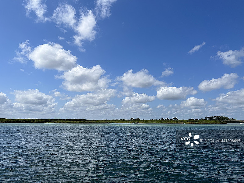 从庞塞湾眺望哈利法克斯河图片素材
