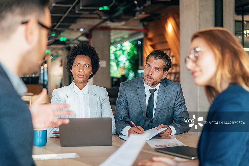办公室商务人士会议图片素材