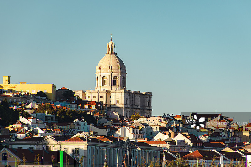 从塔霍河船上欣赏里斯本图片素材