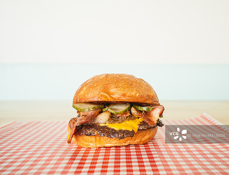 牛肉培根汉堡图片素材