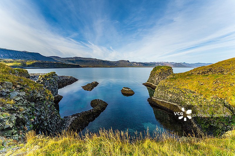 阿尔纳斯塔皮的岩石海岸线，斯奈山半岛，冰岛图片素材