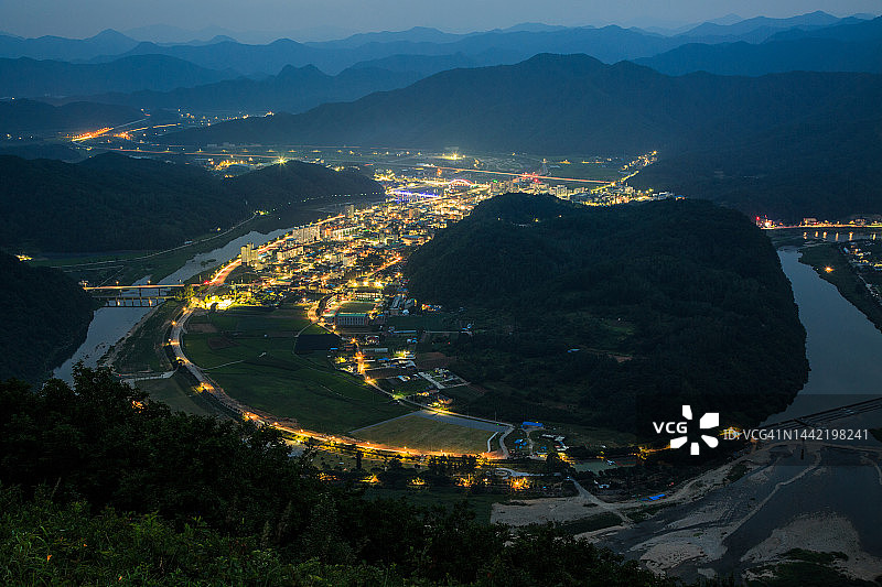 江原道平昌郡，长岩山日落，长岩山夜景图片素材