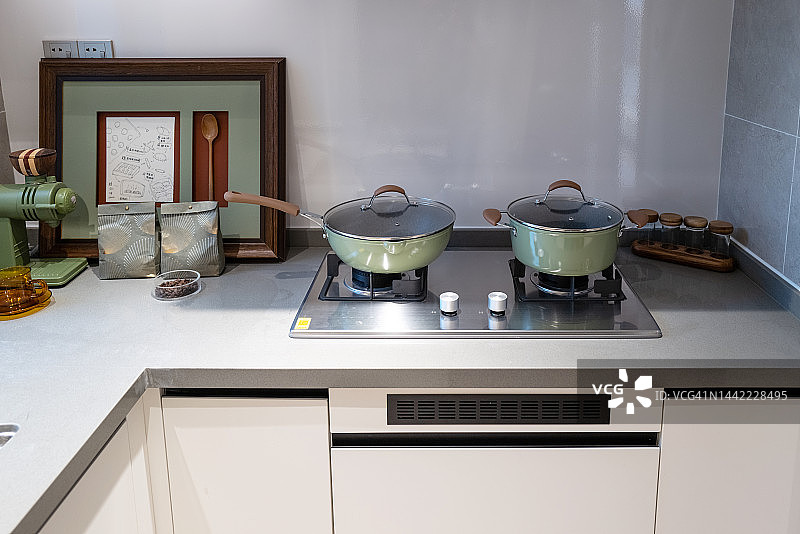 整洁的炉子图片素材