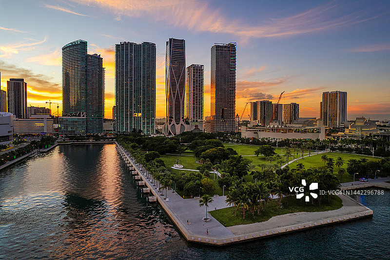 迈阿密市中心的日落图片素材