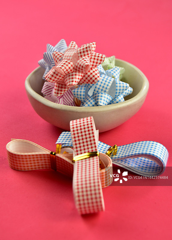 装饰用丝带和蝴蝶结图片素材