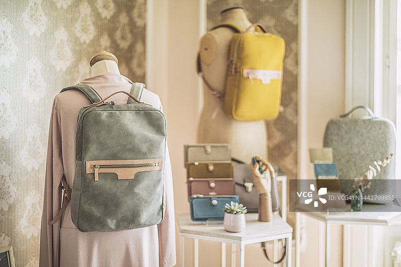 彩色背包图片素材