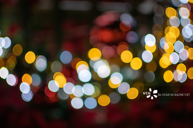 夜晚圣诞灯的虚化图像图片素材