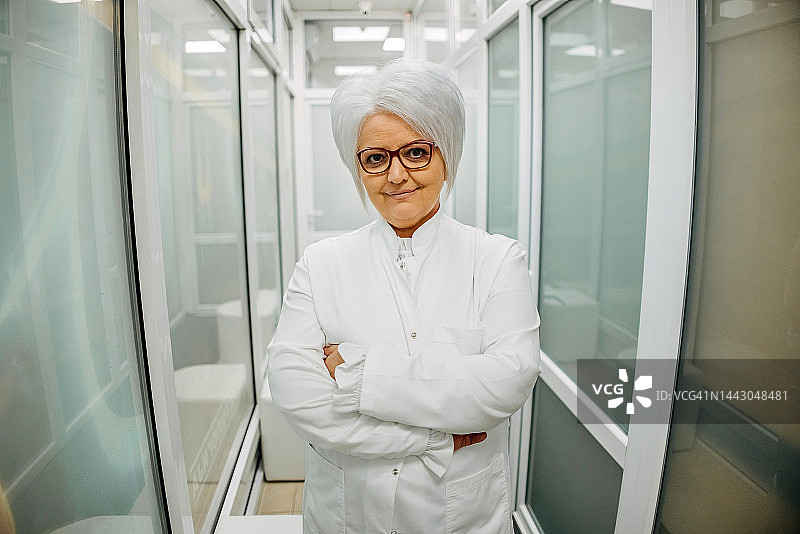 微笑的女医生图片素材