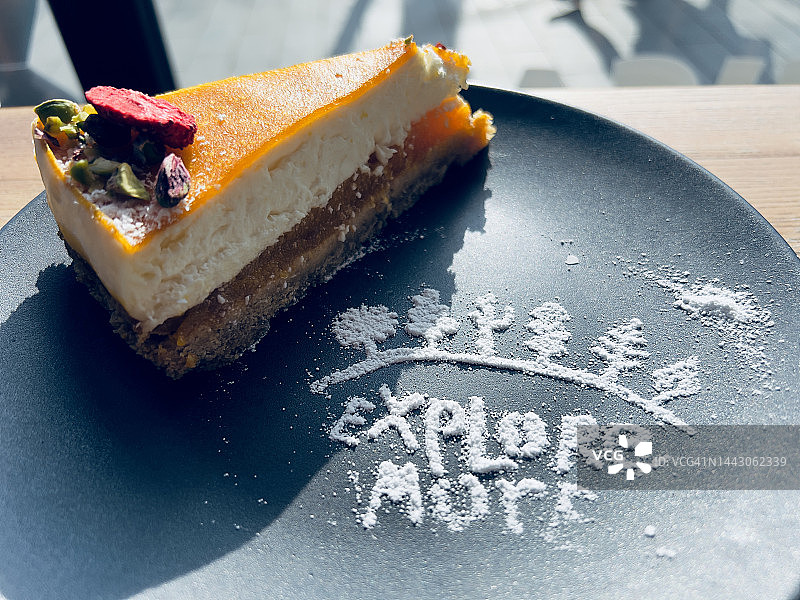 蛋糕片，悠闲的城镇漫步星期日图片素材