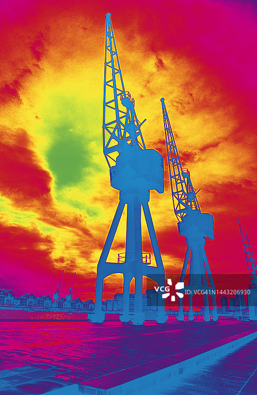 皇家维多利亚码头废弃的起重机图片素材