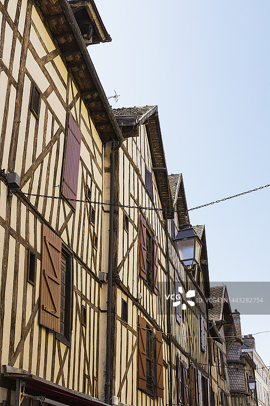 法国大东部特鲁瓦历史悠久的半木结构排屋图片素材