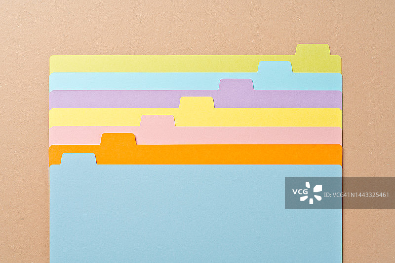 整齐排列的彩色索引卡文件整理图片素材