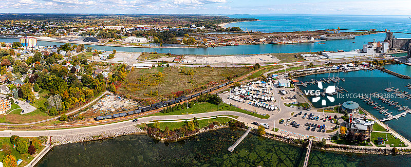 加拿大科尔本港克拉伦斯街桥和韦兰运河鸟瞰图图片素材