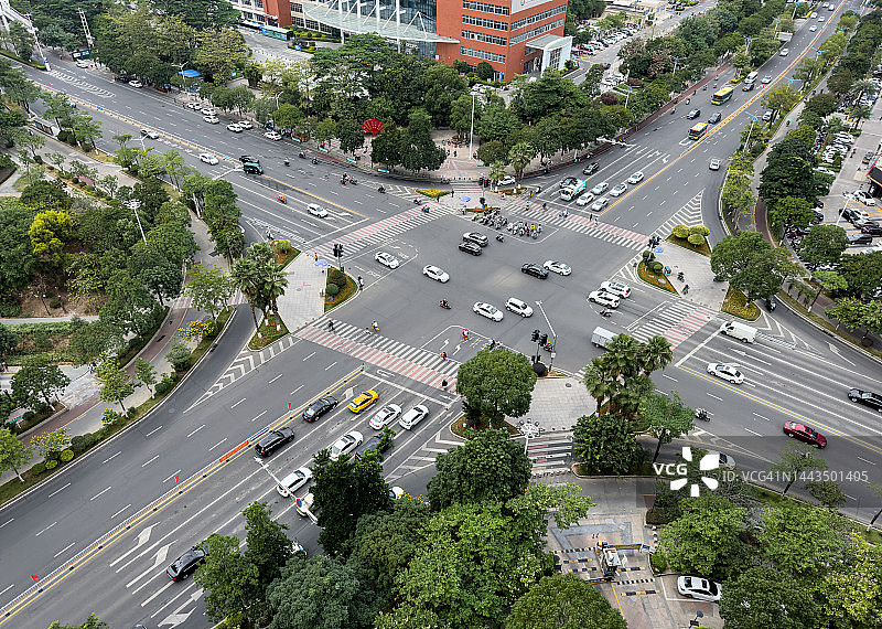 城市街道的道路交叉口航拍图图片素材