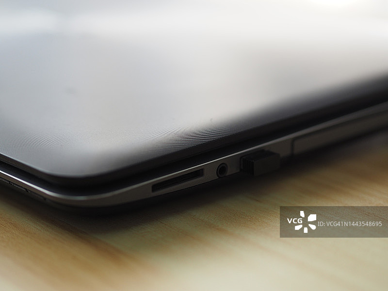 桌子上的笔记本图片素材