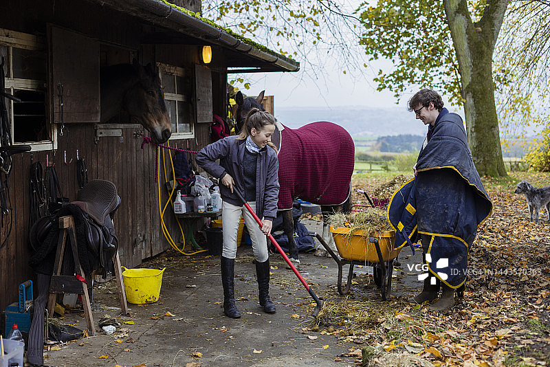 清理马厩图片素材