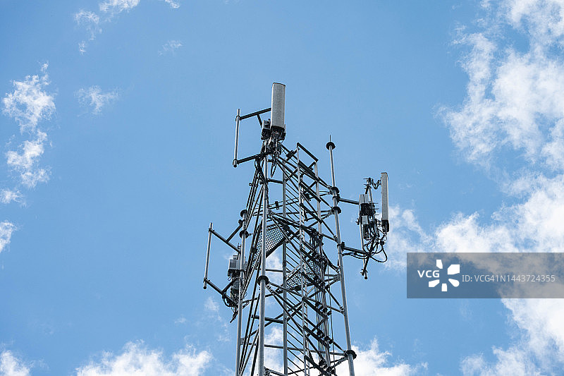 5G蜂窝塔：用于手机和视频数据传输的蜂窝通信塔图片素材