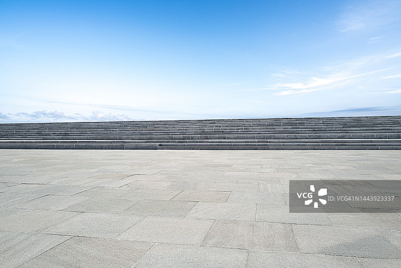 晴天空旷石板广场图片素材