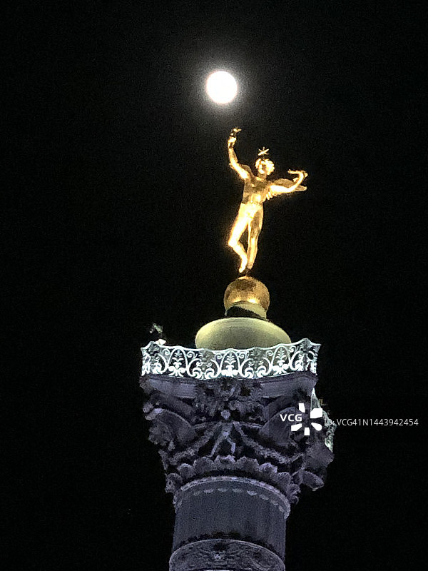 七月圆柱（杜乐丽柱）图片素材