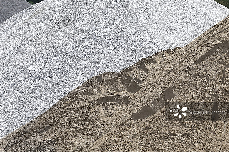 建筑用砾石和沙堆图片素材