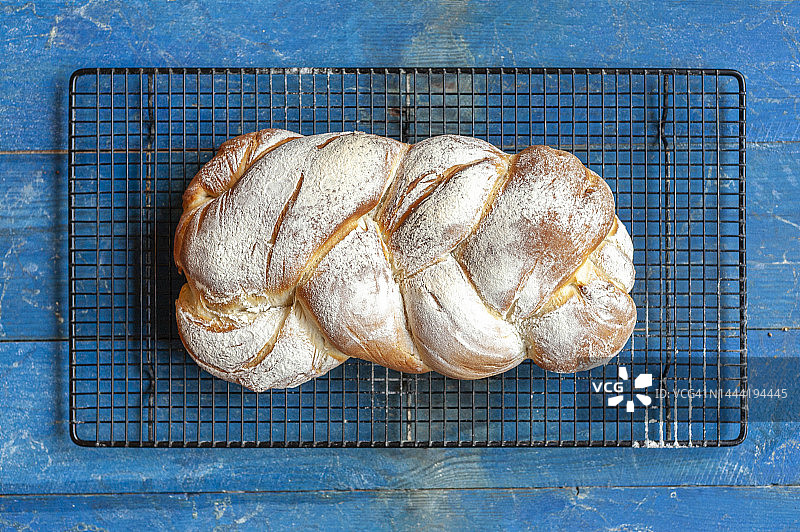 英国肯特郡利特尔本新鲜牛奶面包图片素材