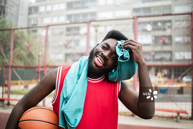 运动中的年轻人图片素材