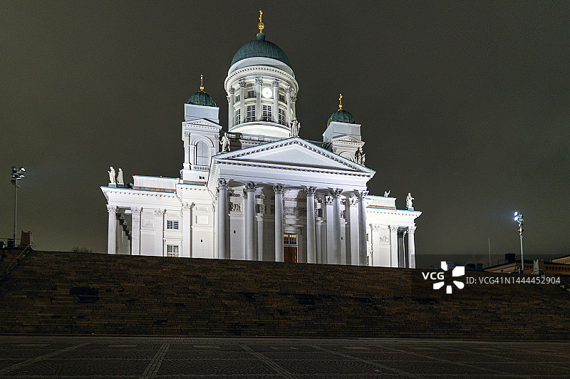 赫尔辛基大教堂夜景图片素材