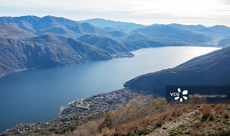 意大利马焦雷湖鸟瞰图片素材